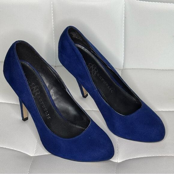 Rock & Republic Shoes - Rock & Republic Blue Suede heels 4” shoes size 8